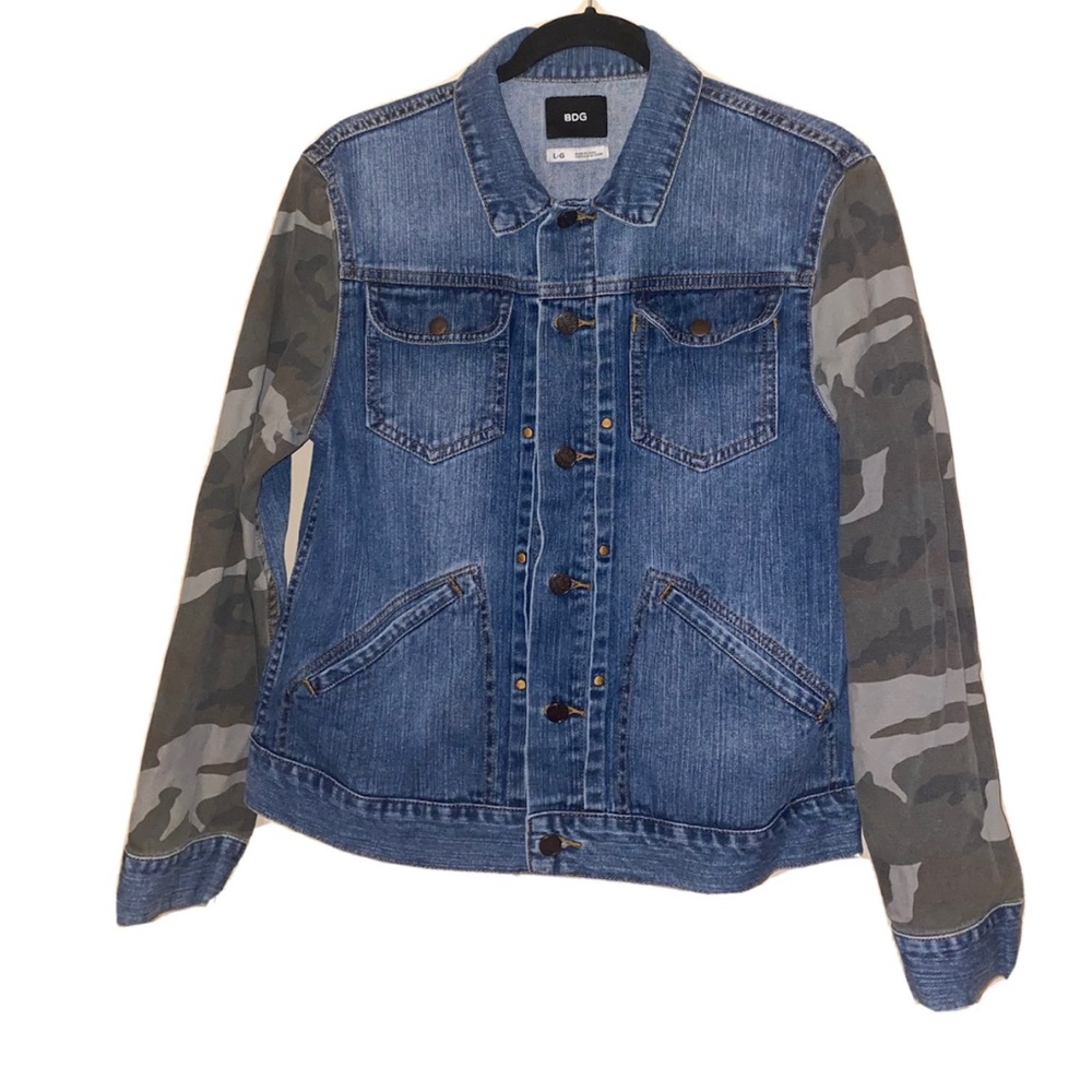 Urban Outfitters BDG: Women’s Denim w/ Camouflage Design Sleeve Jacket | ( L )